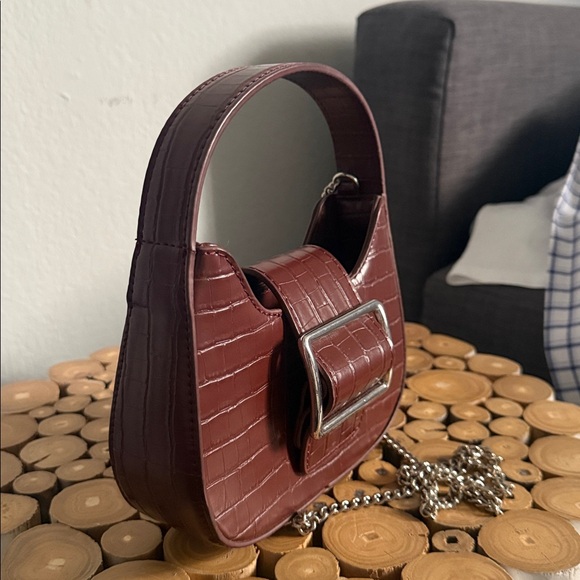 Maroon Women’s Classic Croc-Embossed Buckle Shoulder Bag - Picture 2 of 8